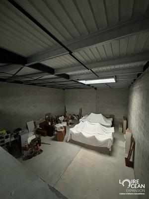 Entrepôt - 320 m²