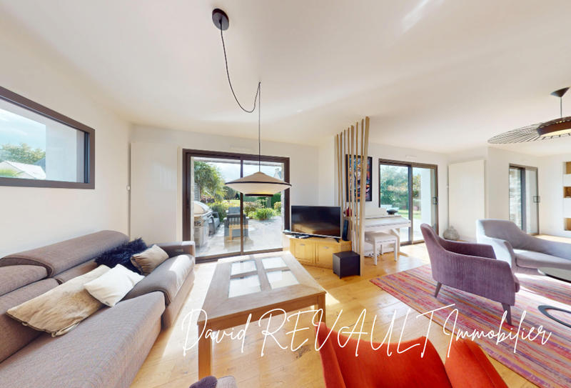 Maison - 180 m² - 7 pièces