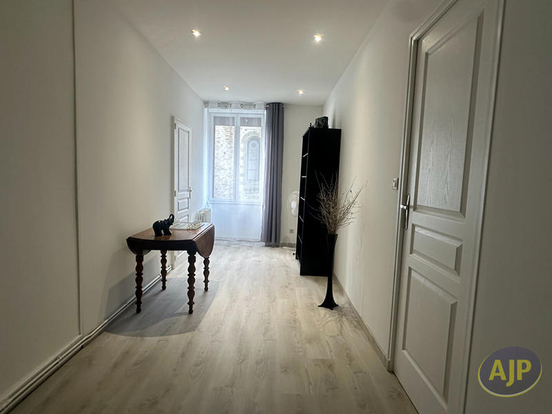 Maison - 220 m² - 7 pièces