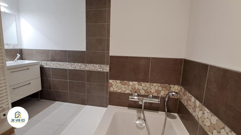 Loft - 92 m² - 5 pièces