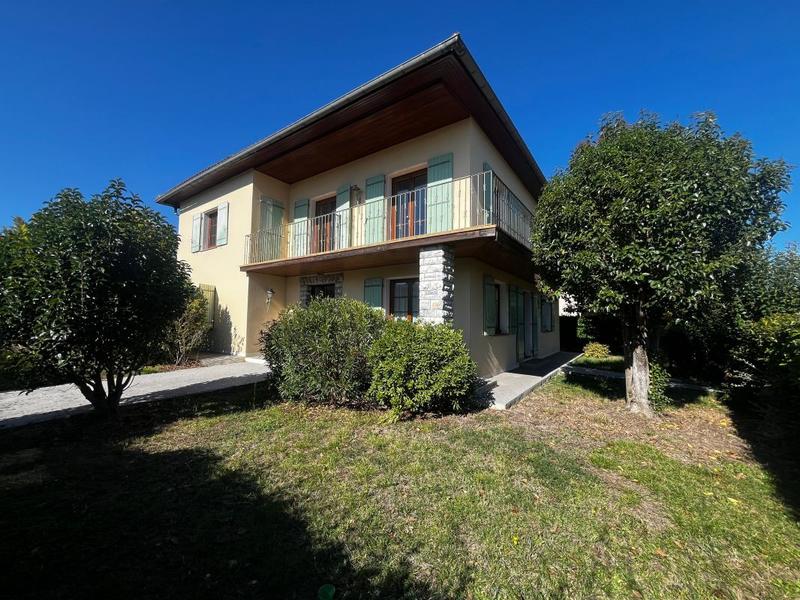 Villa - 222 m² - 7 pièces