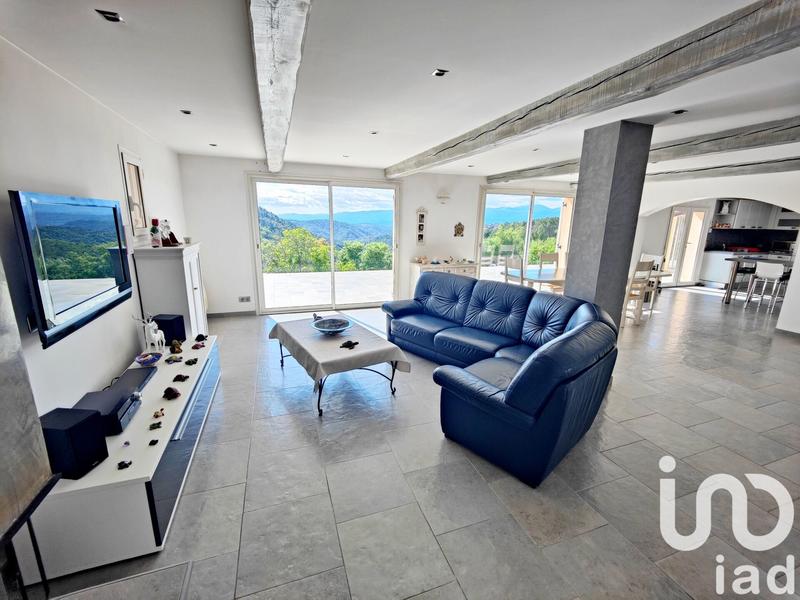 Maison - 194 m² - 7 pièces