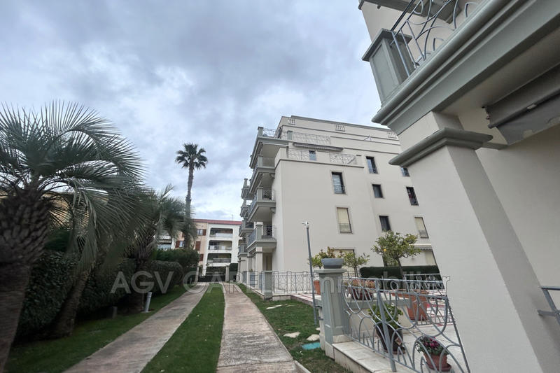 Appartement - 85 m² - 3 pièces