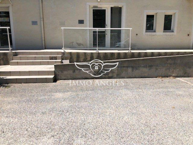 Local commercial - 53 m² - 4 pièces