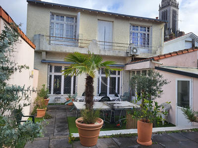 Maison - 346 m² - 7 pièces