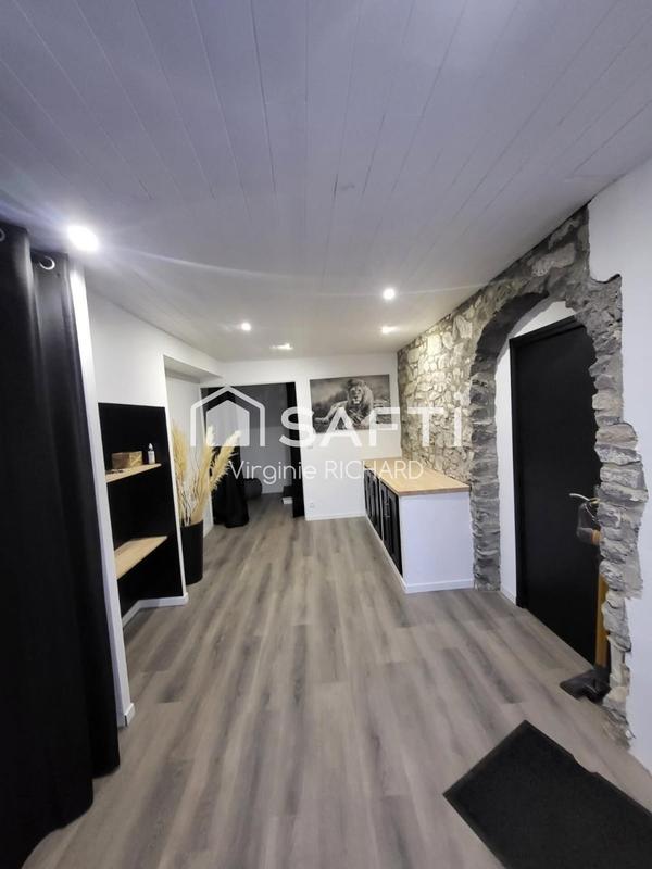 Maison - 200 m² - 7 pièces