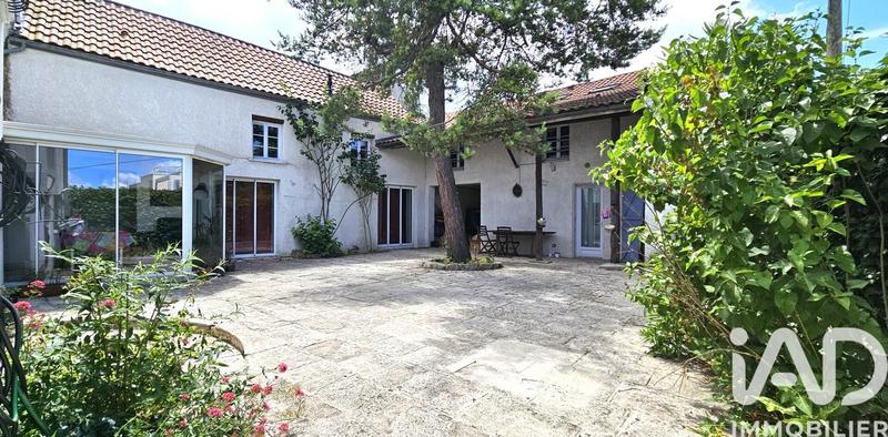 Maison - 250 m² - 10 pièces