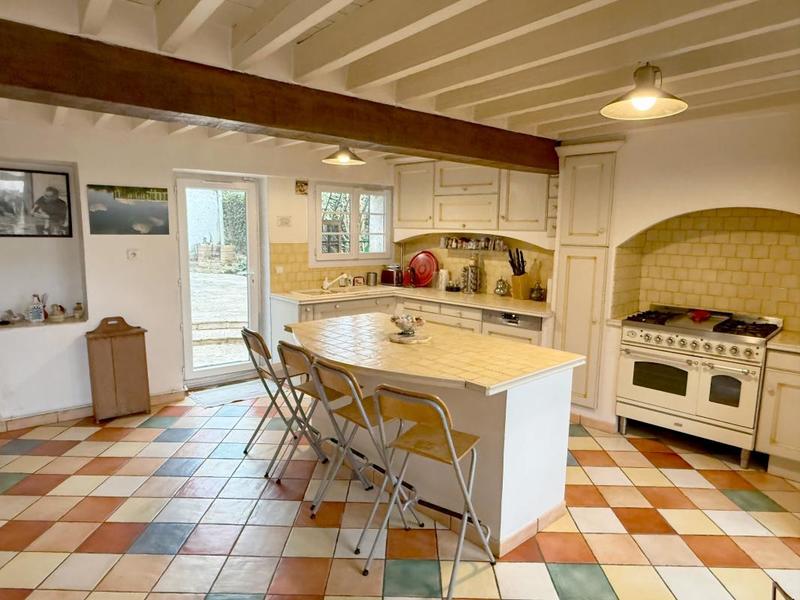 Maison - 250 m² - 10 pièces