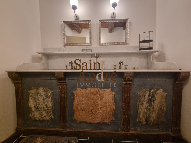 Maison - 427 m² - 13 pièces