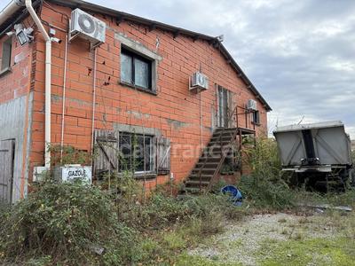 Local d'activité / Entrepôt - 586 m²