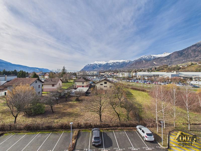 Appartement - 80 m² - 4 pièces