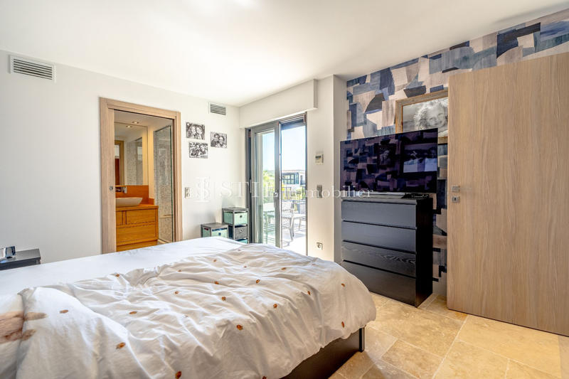 Villa - 293 m² - 9 pièces