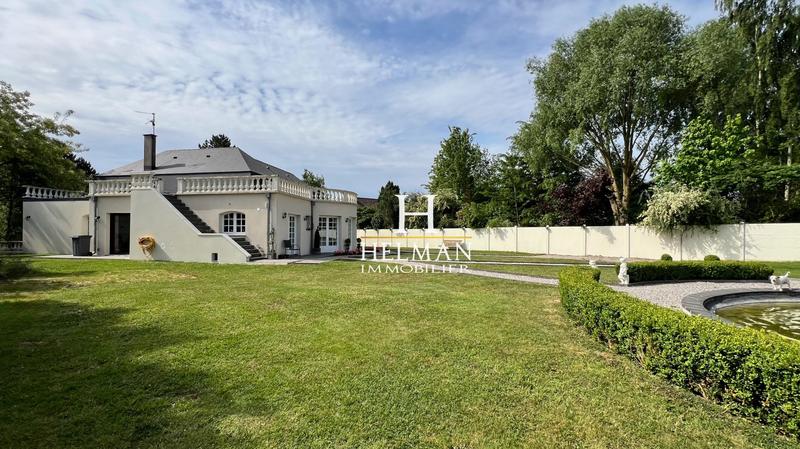 Maison - 344 m² - 12 pièces