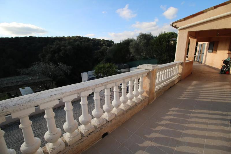 Villa - 223 m² - 8 pièces