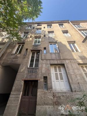 Appartement - 100 m² - 4 pièces