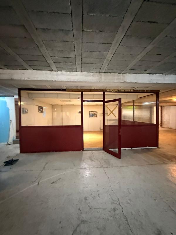 Entrepôt - 1 000 m²