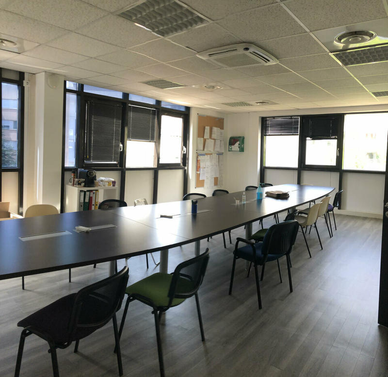 Bureau - 303 m² - 1 pièce