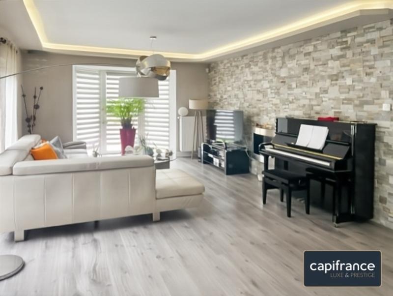 Maison - 230 m² - 7 pièces