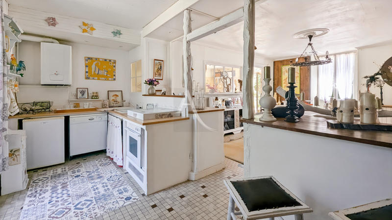 Maison - 263 m² - 12 pièces