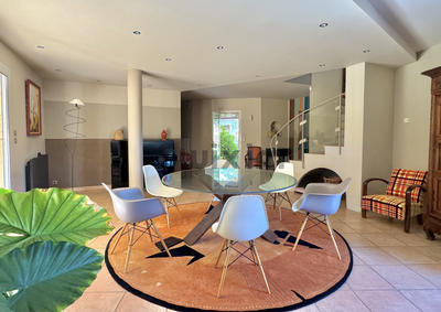 Villa - 217 m² - 7 pièces