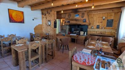 Local commercial - 384 m²