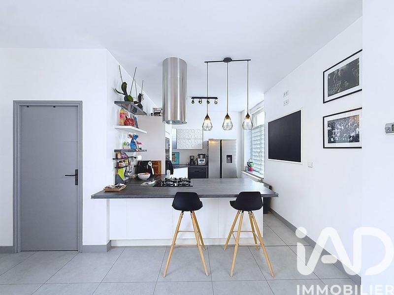 Maison - 95 m² - 5 pièces