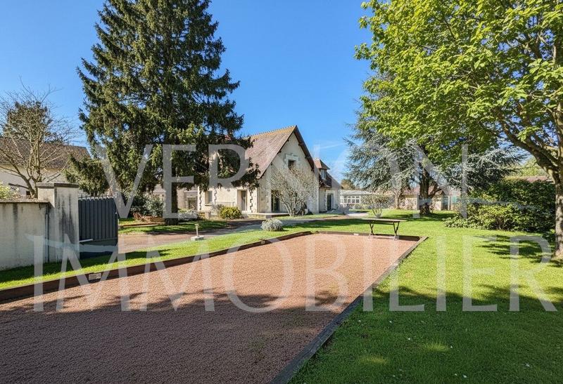 Maison - 225 m² - 7 pièces