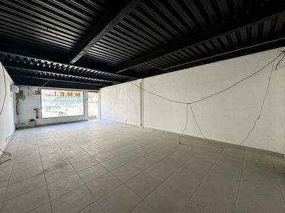 Local commercial - 72 m² - 2 pièces