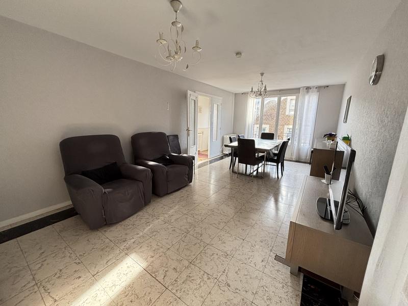 Maison - 140 m² - 5 pièces