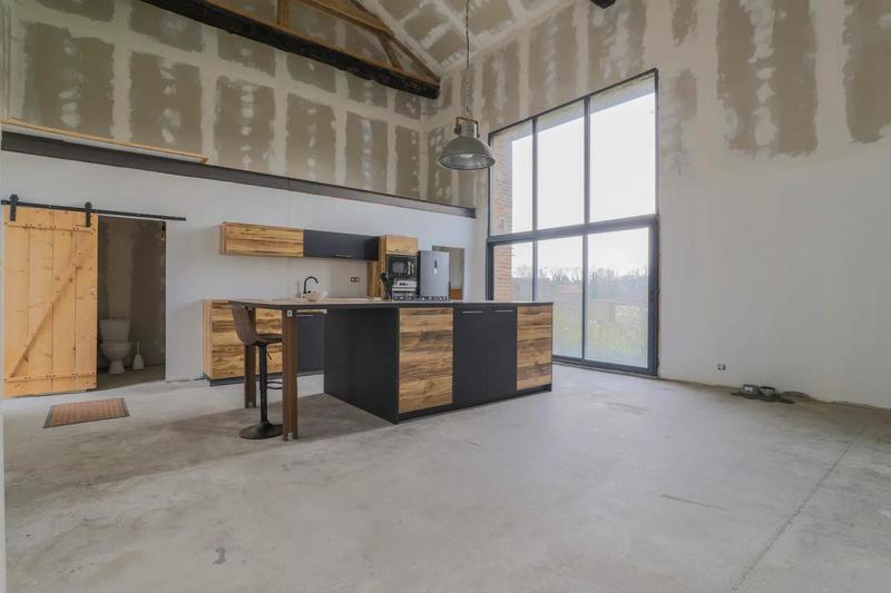 Maison - 250 m² - 7 pièces