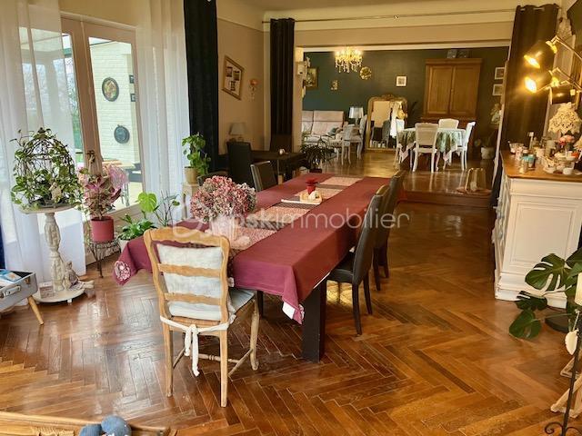 Maison - 299 m² - 8 pièces