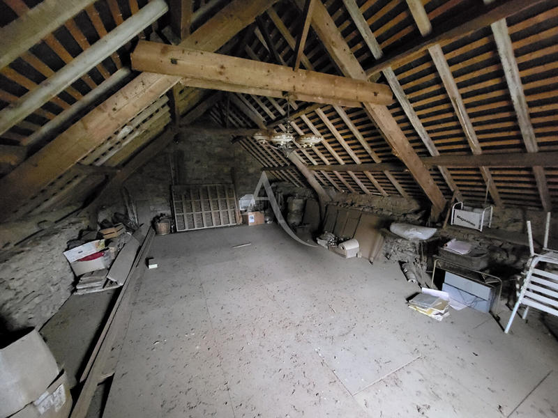 Maison - 92 m² - 5 pièces