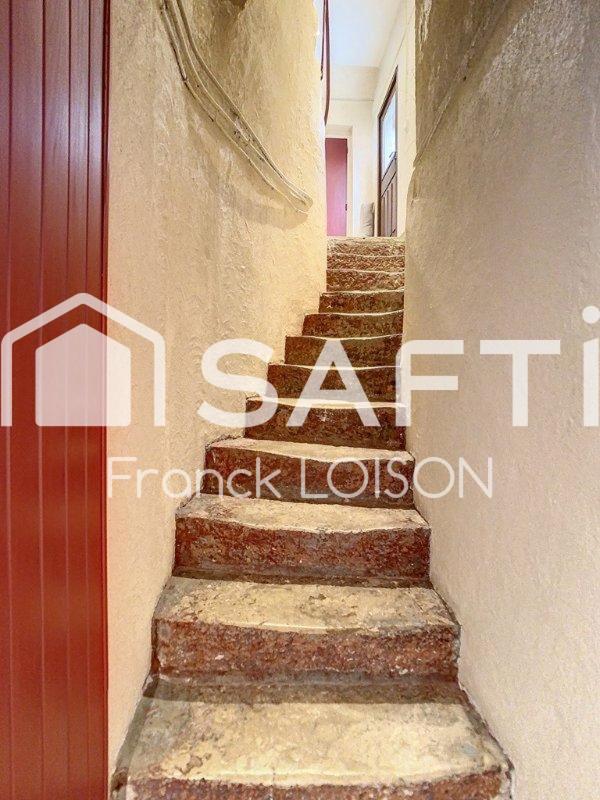 Maison - 203 m² - 7 pièces