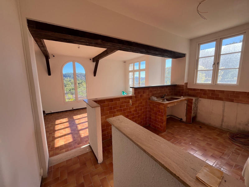 Maison - 240 m² - 9 pièces