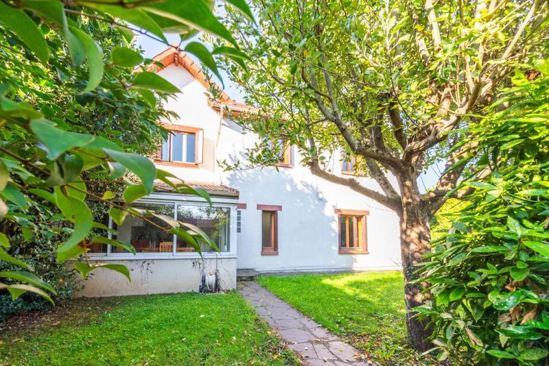 Maison - 183 m² - 9 pièces