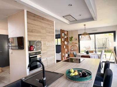 Maison - 100 m² - 5 pièces