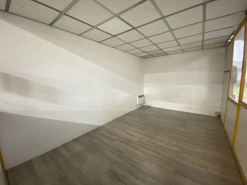 Local commercial - 1 000 m² - 2 pièces