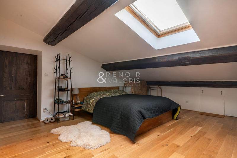 Appartement - 196 m² - 6 pièces