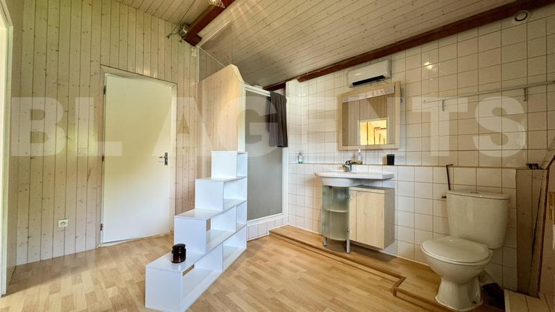 Maison - 179 m² - 9 pièces