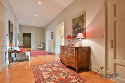 Appartement - 261 m² - 8 pièces