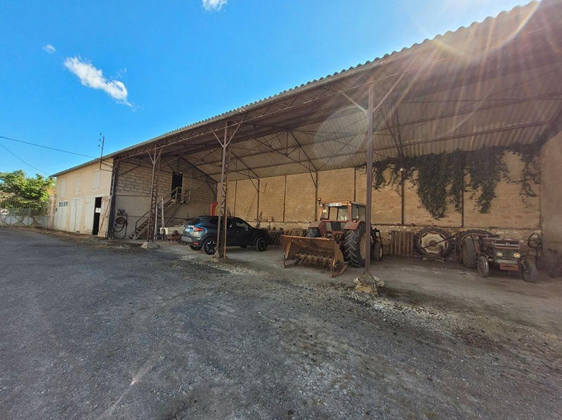 Maison - 210 m² - 10 pièces