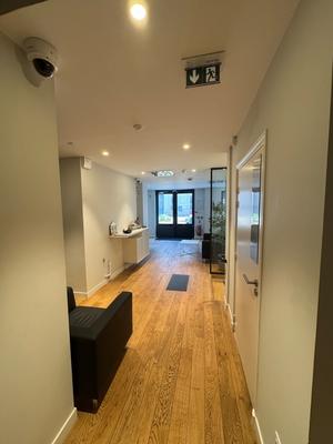 Local commercial - 287 m² - 6 pièces