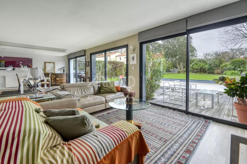 Maison - 191 m² - 8 pièces