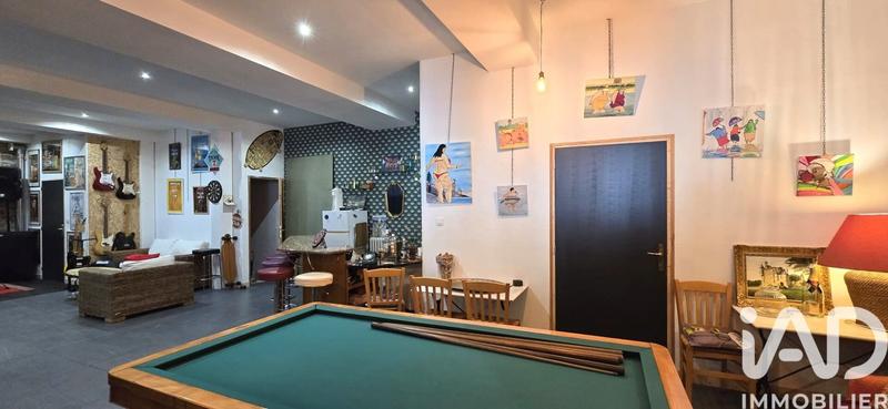 Maison - 230 m² - 8 pièces