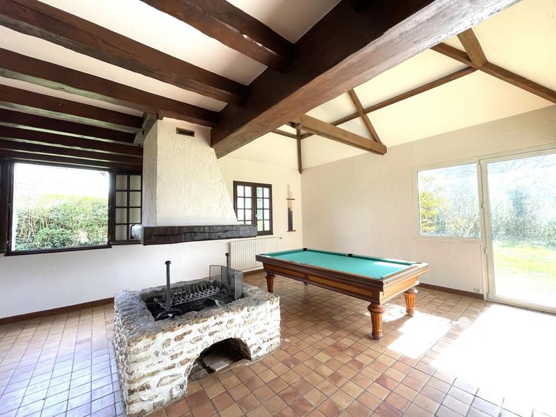 Maison - 372 m² - 9 pièces