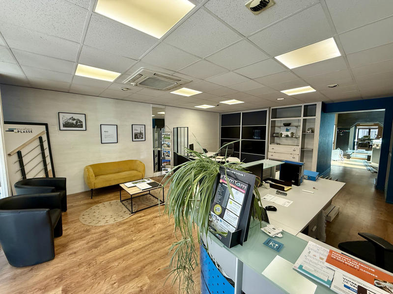 Local commercial - 111 m²