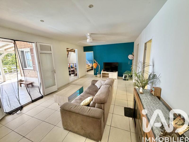 Maison - 95 m² - 5 pièces