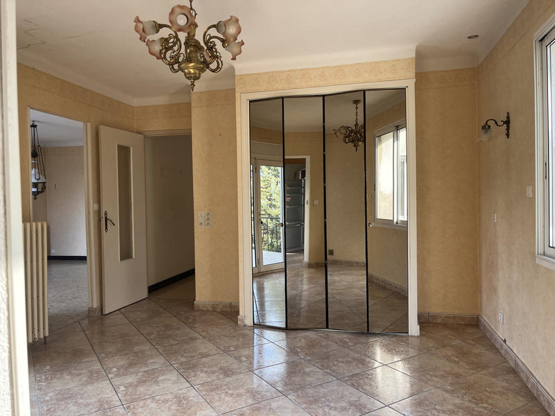 Maison - 232 m² - 8 pièces