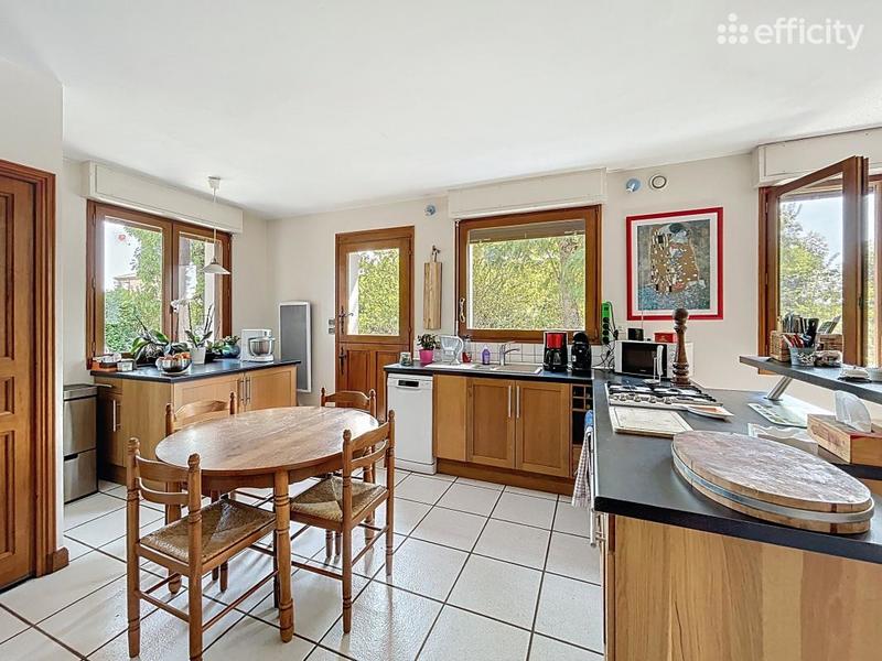 Maison - 194 m² - 6 pièces