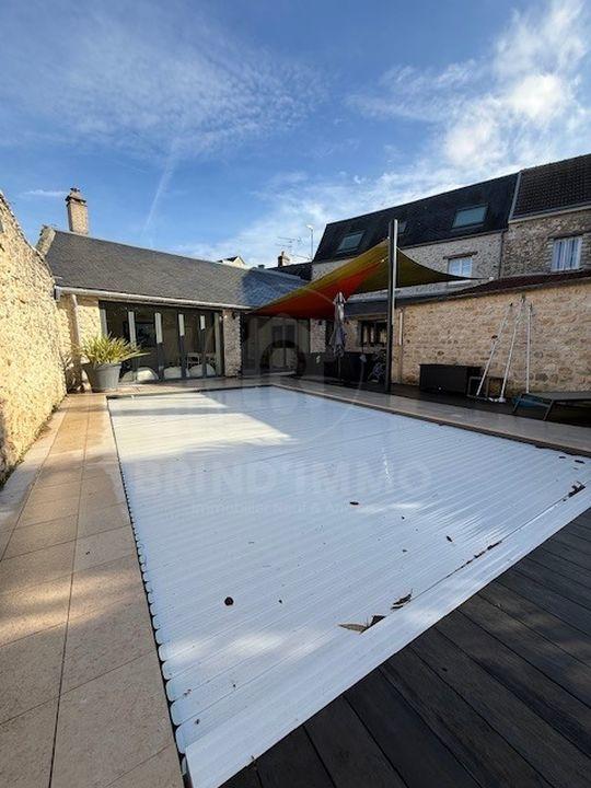 Demeure - 710 m² - 15 pièces